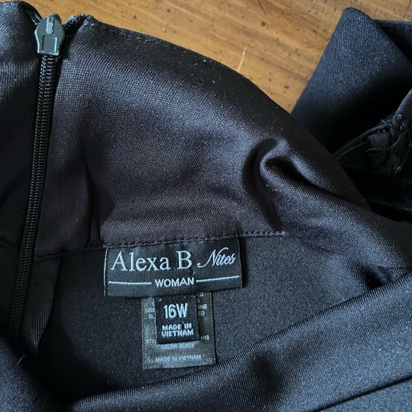 Black floor length gown with slit , new with tags. - Picture 4 of 4